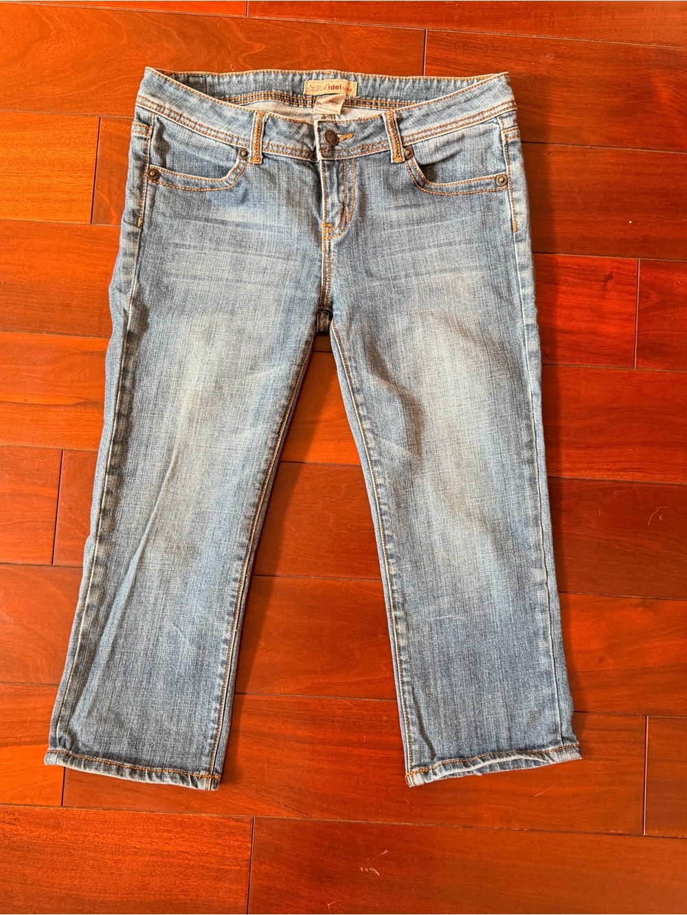 L.A. Idol Y2K Low Rise Capri Jeans Size 7 Light Wash Made in Hong Kong